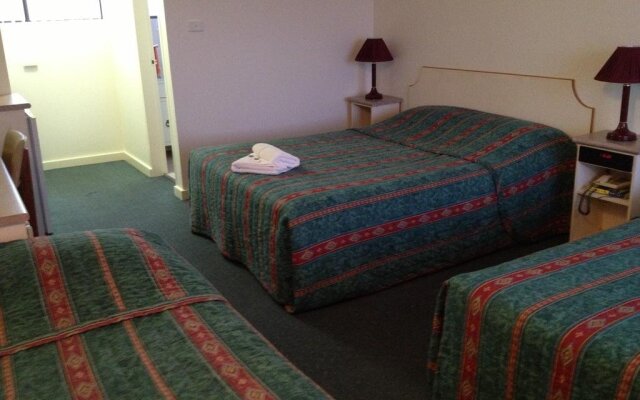 Clyde River Motor Inn