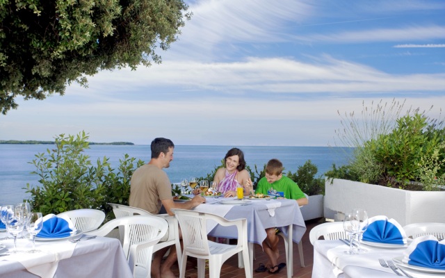 Lanterna Resort