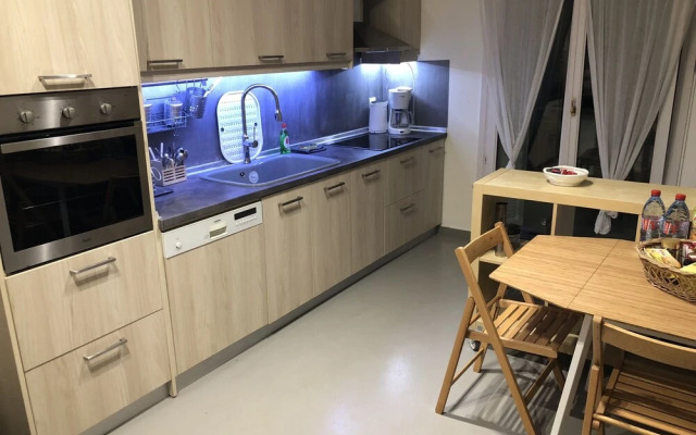 Luxury Apartment Sea View Garden Parking