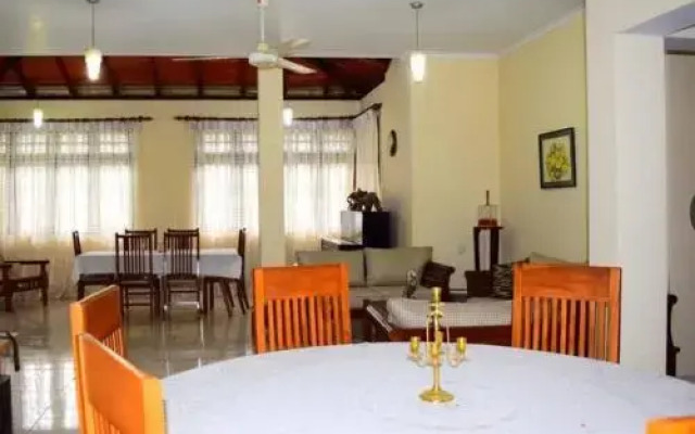 Reverie Hill Bungalow
