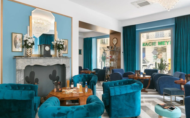 The Jay Hotel by HappyCulture