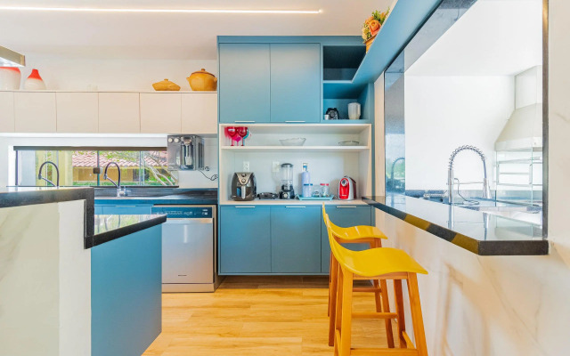 GB77 Ótima Casa 5 Quartos com Piscina e Churrasqueira - Guarajuba