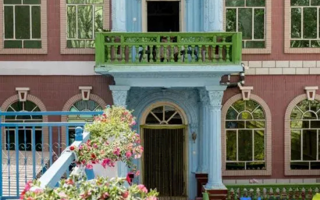 Kashgar Chestnut Homestay