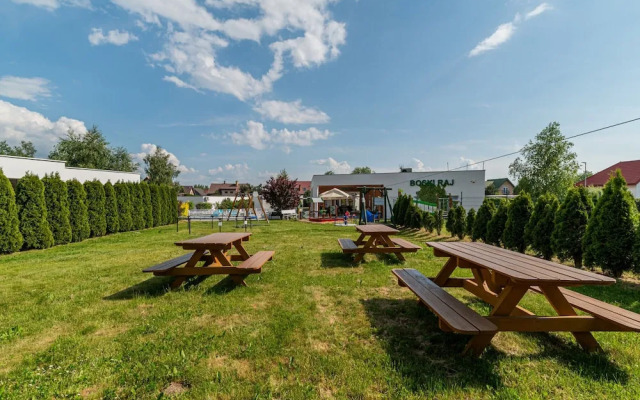 Holiday Homes With Pool, Close to the Beach