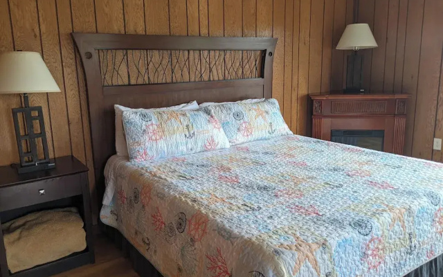 Riverboat Inn and Suites