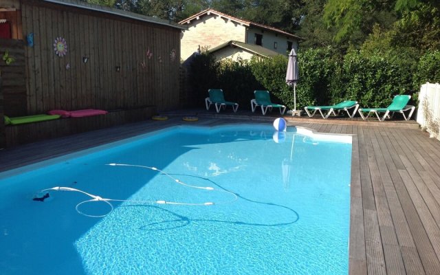 House With 2 Bedrooms in Belin Beliet, With Pool Access, Enclosed Gard