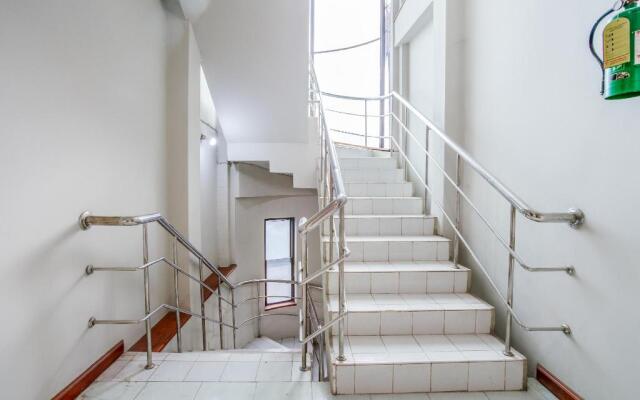 OYO 3819 Hotel Winotosastro
