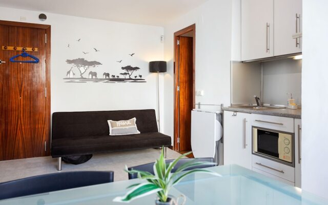 Quaint Apartment in Salou near Sea Beach