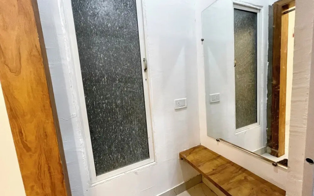 Hotel Gupta Residency - near Temple