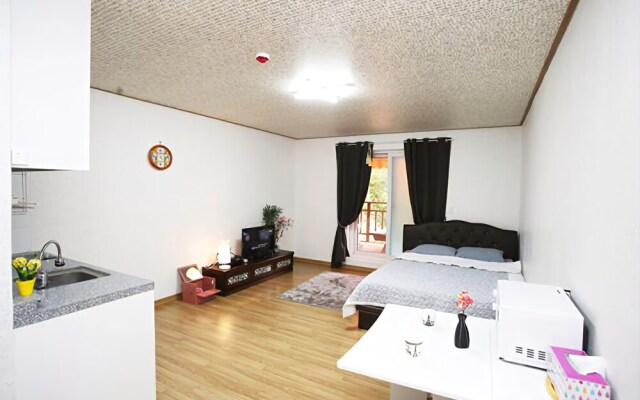 Pocheon Cloud Healing Valley Pension