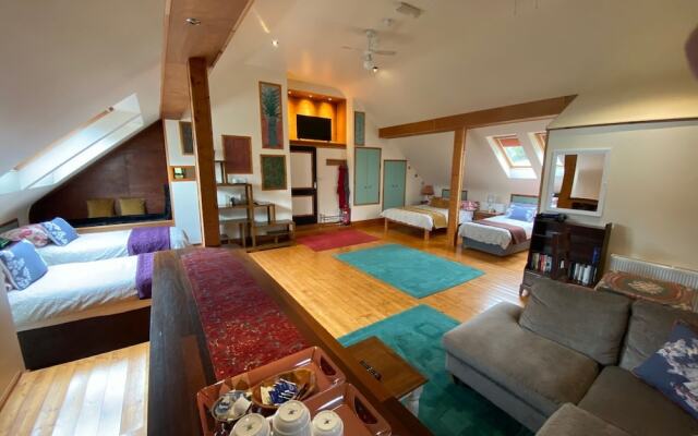 Kylemore Pass Hotel