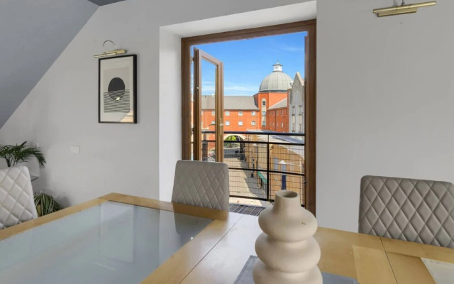 Luxury Penthouse Suite - Swansea Central - Beach