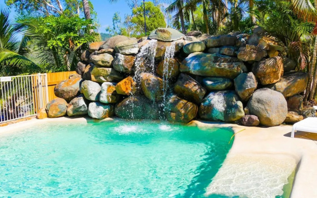 Spa Haven Deluxe 17A