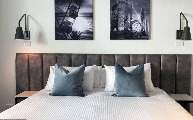 Oaks R Suites Geelong