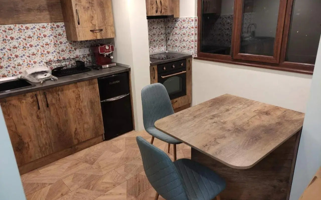 1bdr flat close to the center