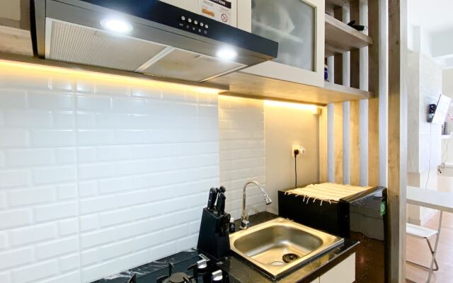 Modern Look And Comfy Studio Patraland Urbano Apartment