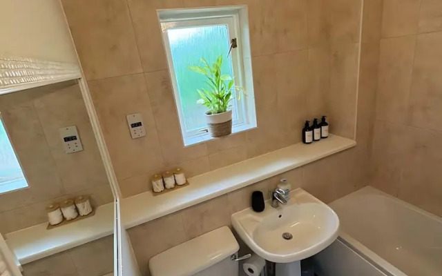 Twickenham Hideaway in London