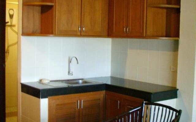 Lookchang Inn 1 (New Port Beach)