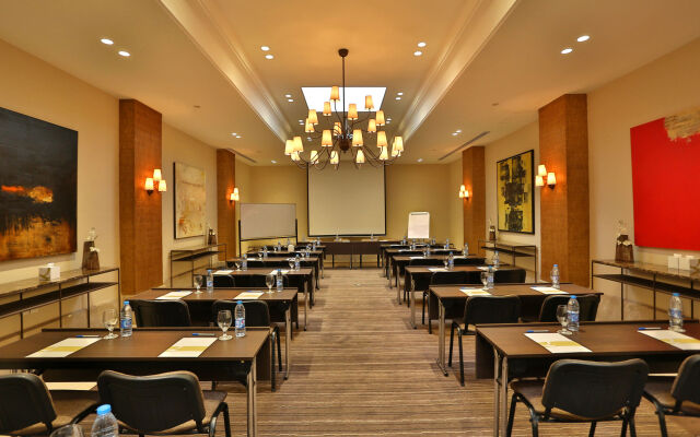 ALQasr Metropole Hotel