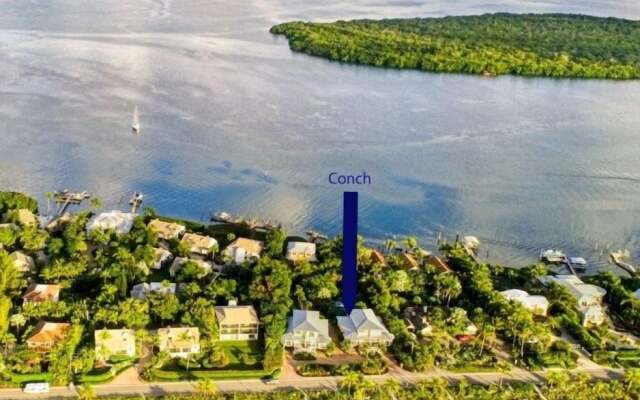 Conch 4 Bedroom Townhouse by RedAwning