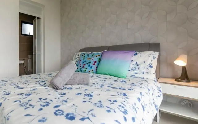 Chic 2BR Dpristine, Legoland Free Parking