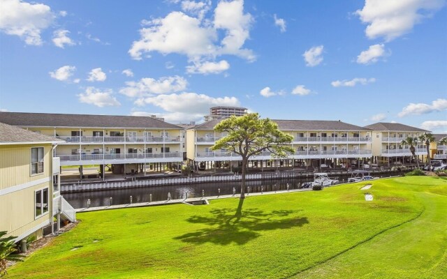 Sandpiper Cove 2041 1 Bedroom Condo by RedAwning