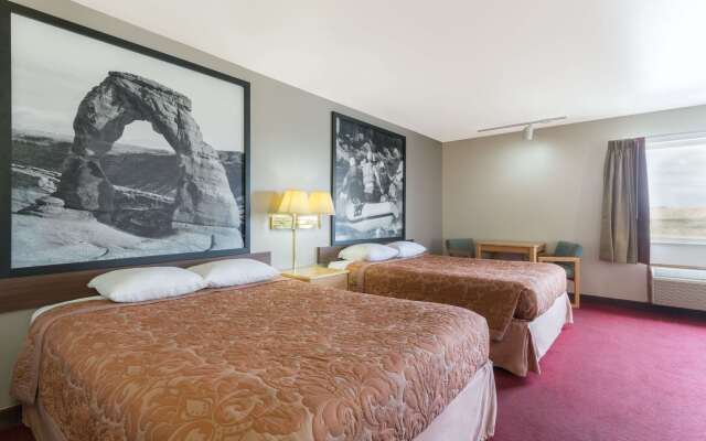 Super 8 by Wyndham Green River