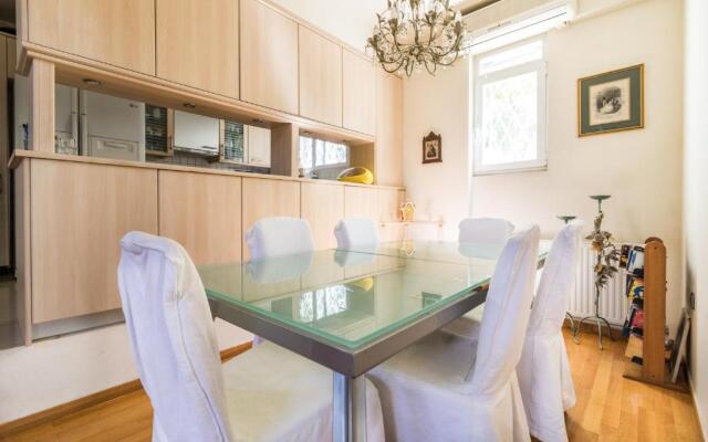 4 bdr Villa with Private Pool in Glyfada