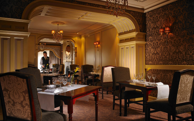 Buswells Hotel