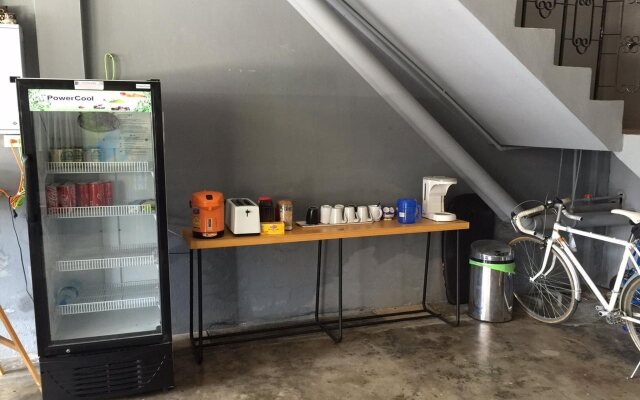 Nokhook House Trang - Hostel