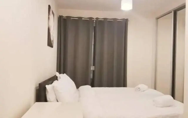 Pier Apartment 3