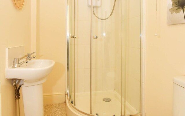 Townhouse @ 178 Ruskin Road Crewe