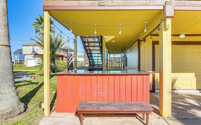 Private Pool, Deck & Patio: Galveston Oasis!