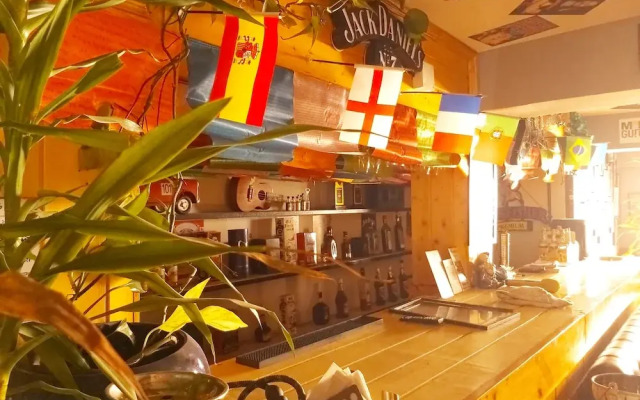 oak valley retreat homestay hostel cafe