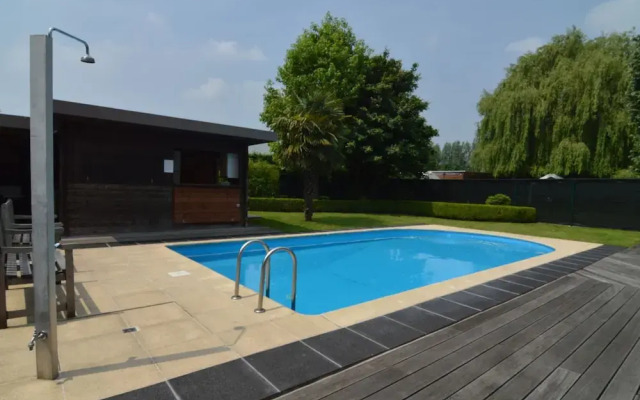 Beautiful Villa for Groups With Swimming Pool, Sauna and Wifi