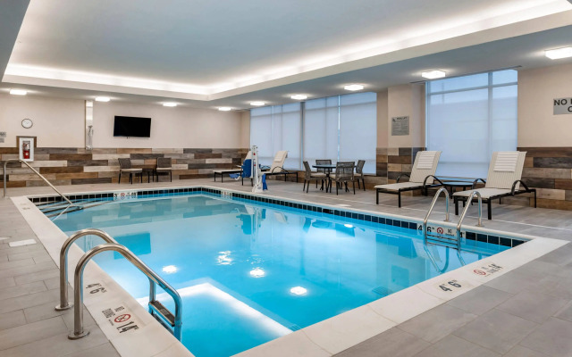 Cambria Hotel Louisville Downtown-Whiskey Row