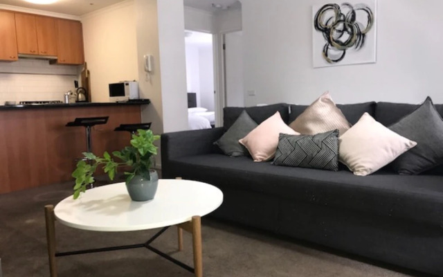 ReadySet Apartments on Kavanagh