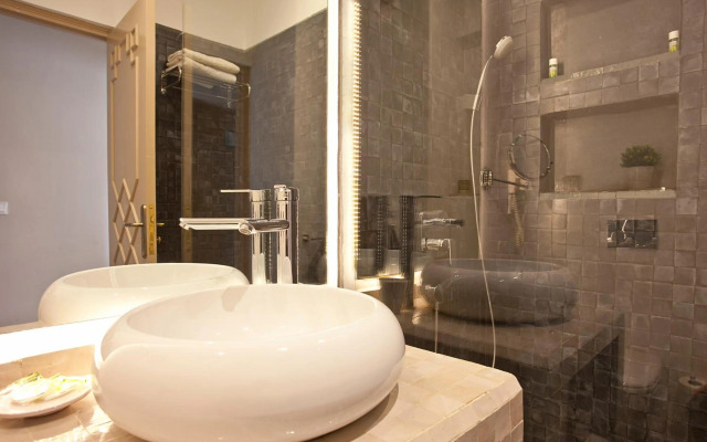 Amani Hotel Suites & Spa