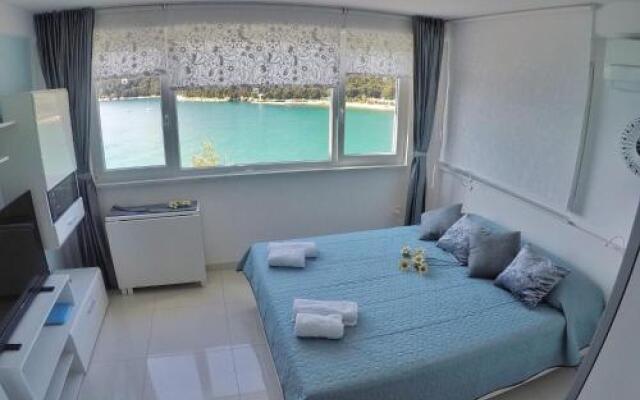 Studio apartment More