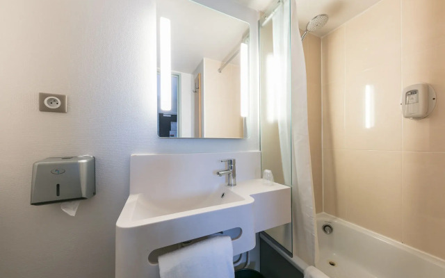 B&B HOTEL Toulouse Cité de l'Espace Mouchotte