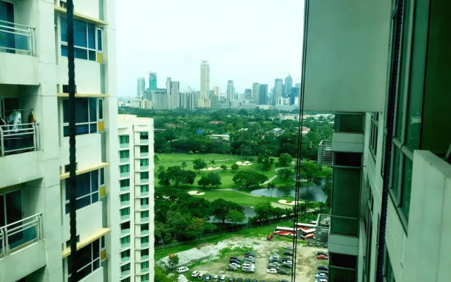 Elegant 2BR Apartment in Upscale Fort BGC Fast Wifi