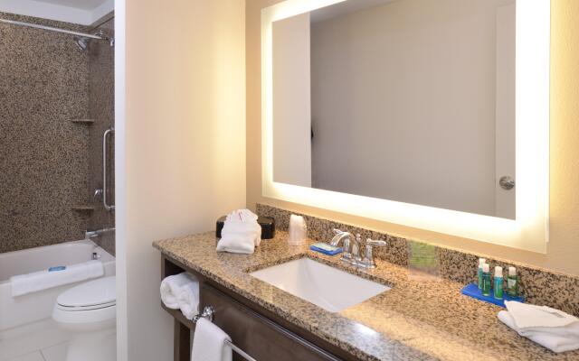 Holiday Inn Express & Suites Pocatello by IHG
