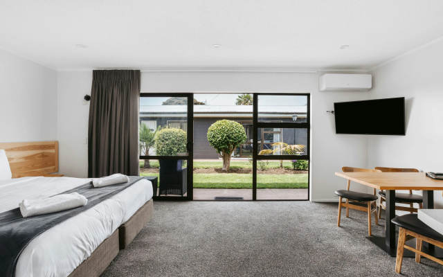Cobblestone Court Motel – Wenzel Motels – Guest Rooms – Tauranga