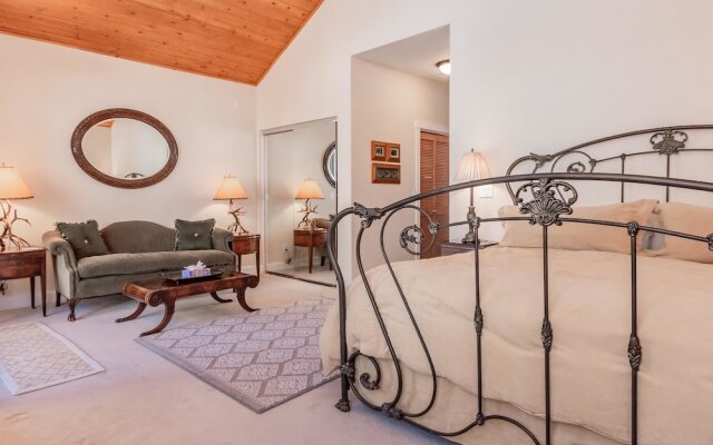 Mammoth Gateway Village # 8