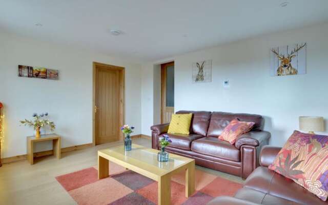 Quaint Holiday Home in Boughton Lees With Garden