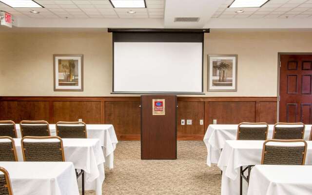 Comfort Suites Grand Rapids North