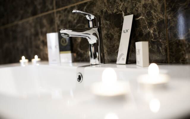 Rox Hotel