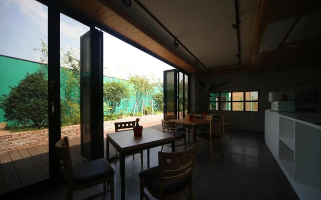 Busan Gangseo Gulangdong Besti Hotel