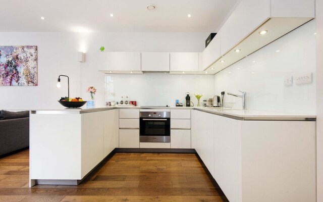 Bright Baker Street Apartment - AZS