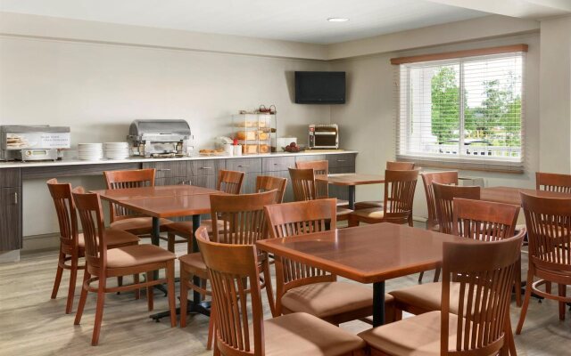 Travelodge Suites by Wyndham New Glasgow